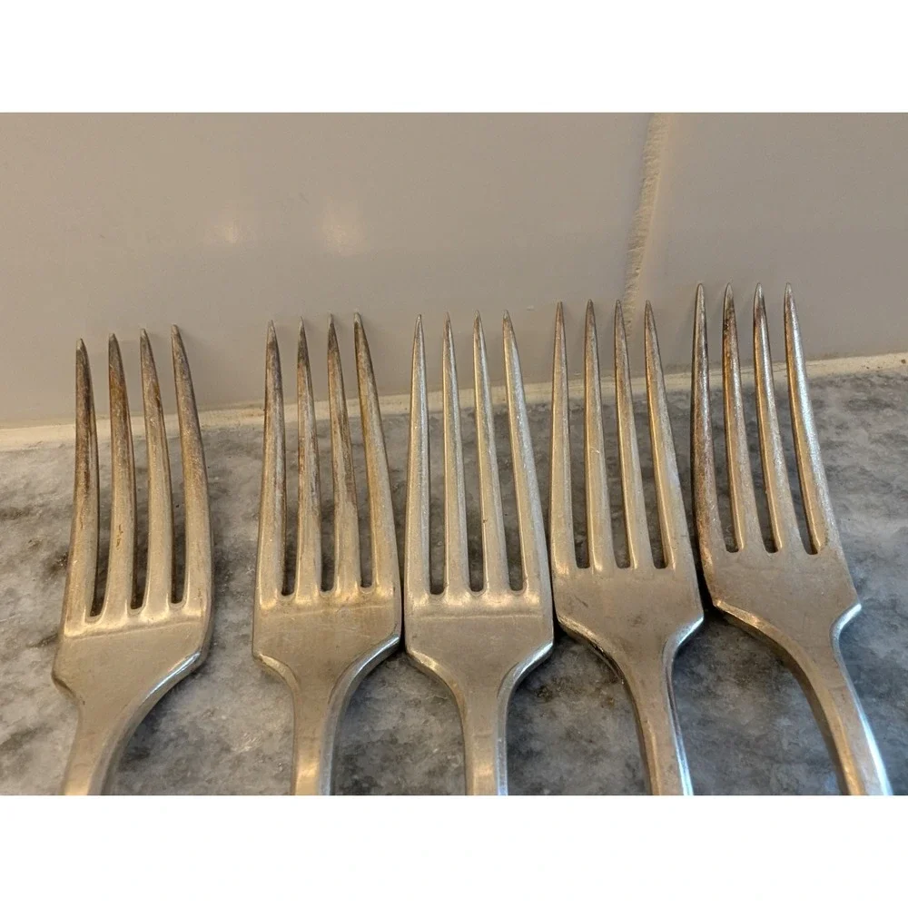 SET‎ 5 DINNER FORKS Vintage COMMUNITY silverplate